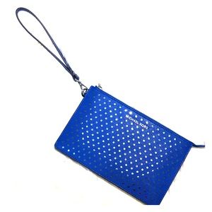 Michael KORS Medium Gusset Leather wristlet